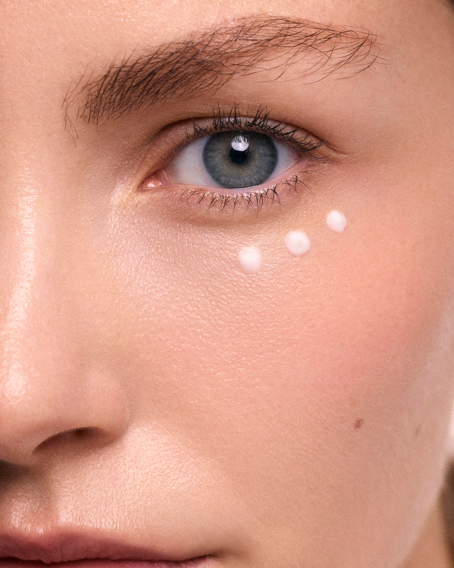 CRÈME CONTOUR DES YEUX